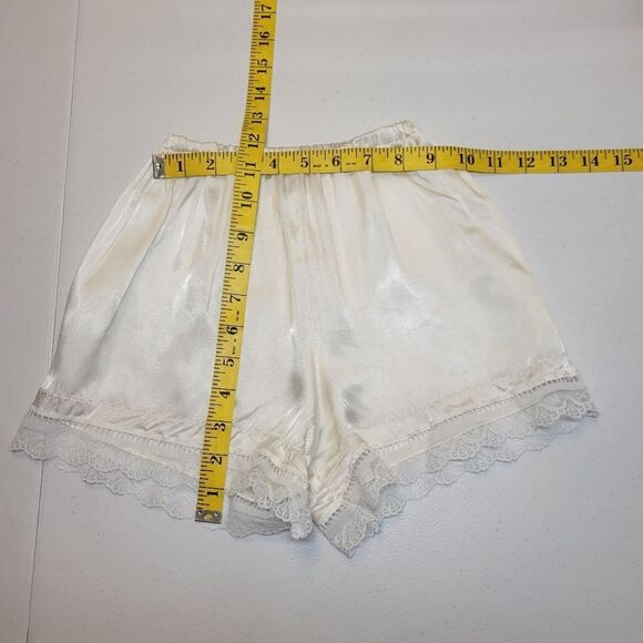 Gunne Sax Jessica McClintock White Lace Dress and Matching Bloomers Set Toddler - Picture 15 of 15